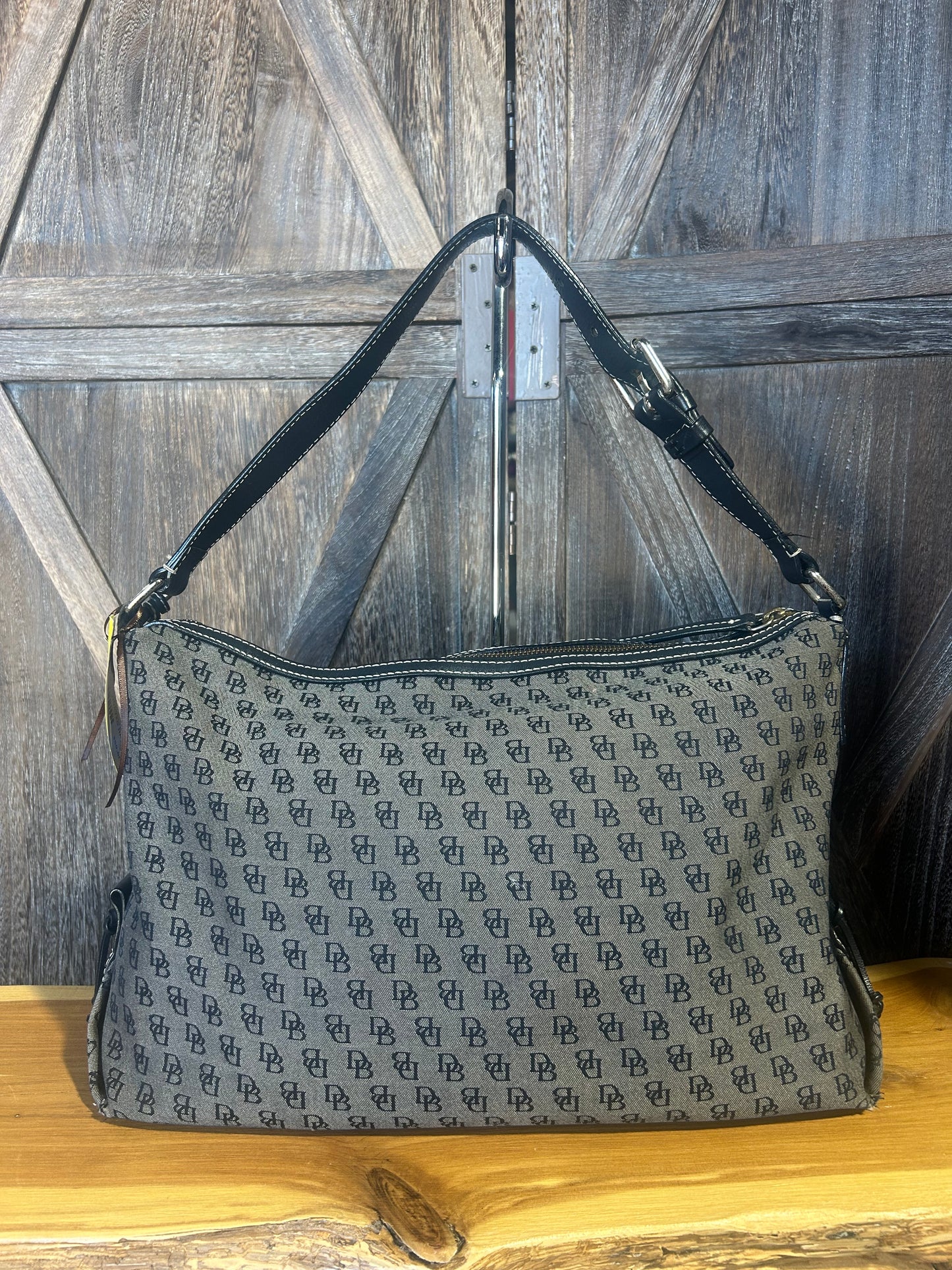 DOONEY & BOURKE QUILTED HANDBAG