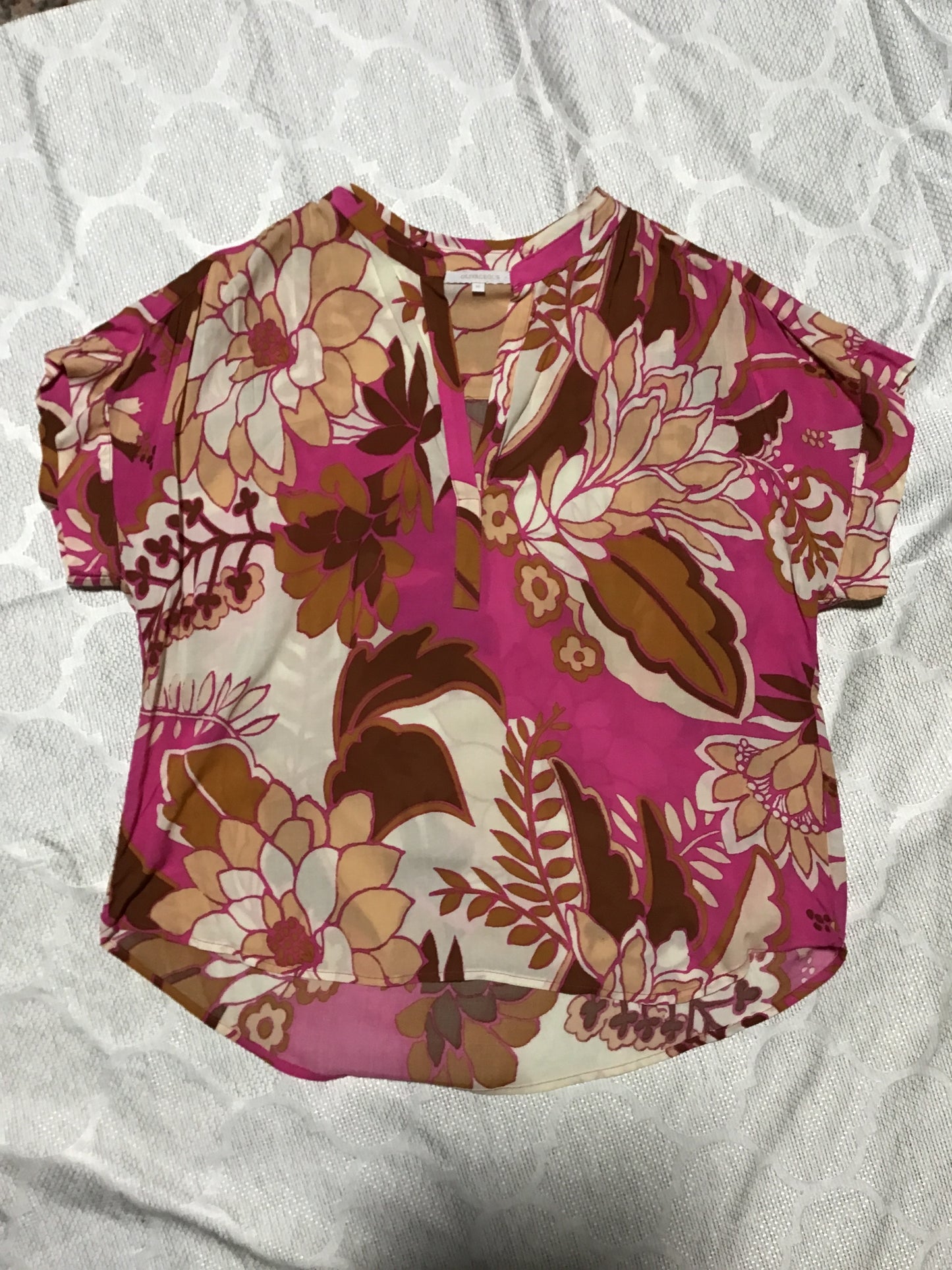 OLIVACEOUS TOP