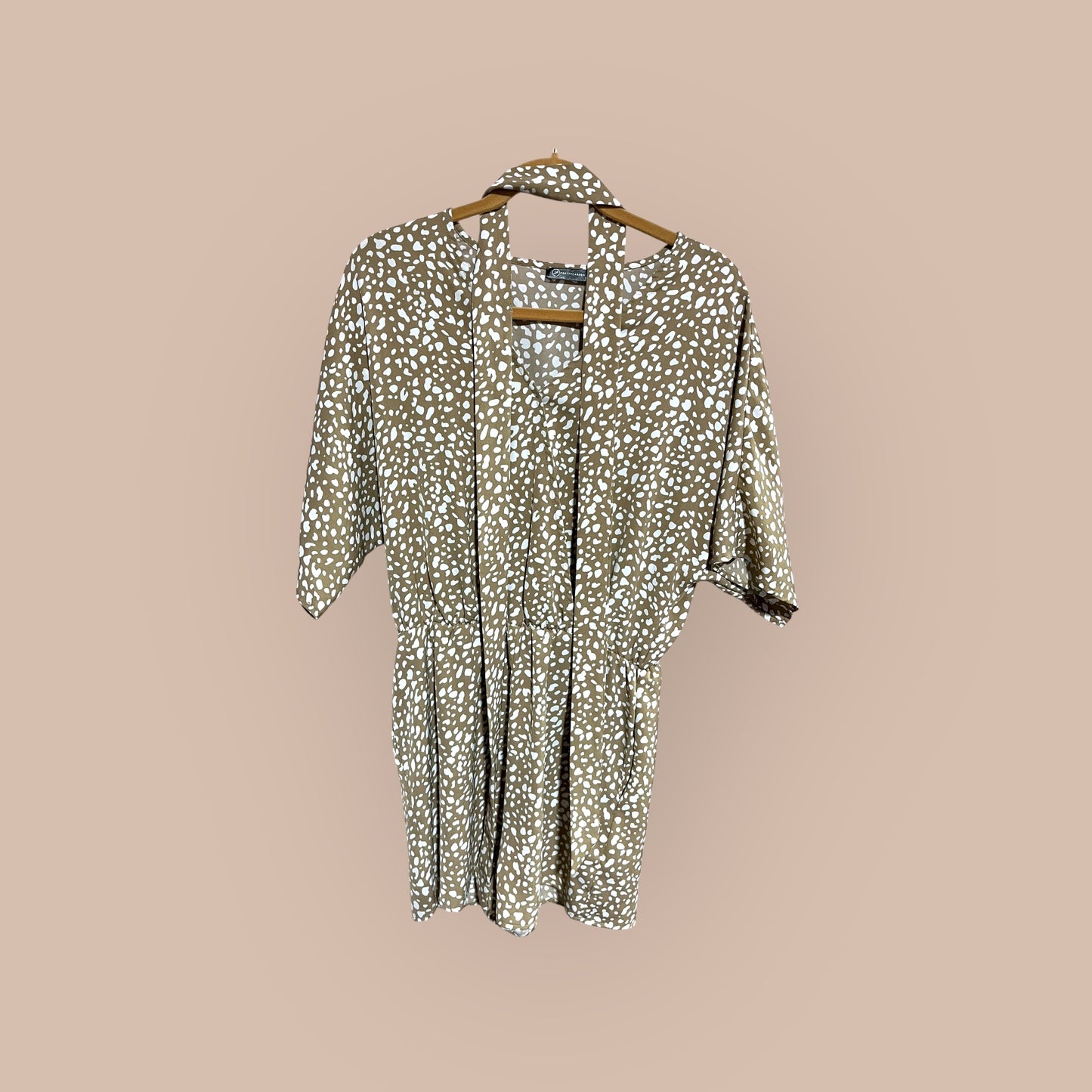 TAN/ CREAM PRETTY GARDEN ROMPER, MED