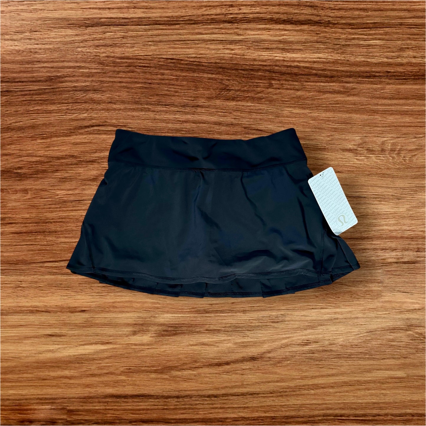 BLACK LULULEMON RUN: PACE-SETTER SKIRT, 8