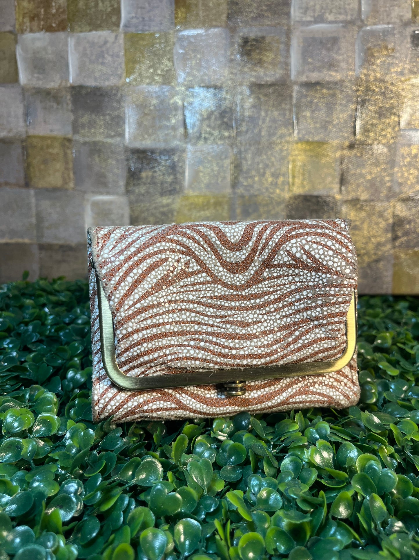 RED/CREAM HOBO WALLET
