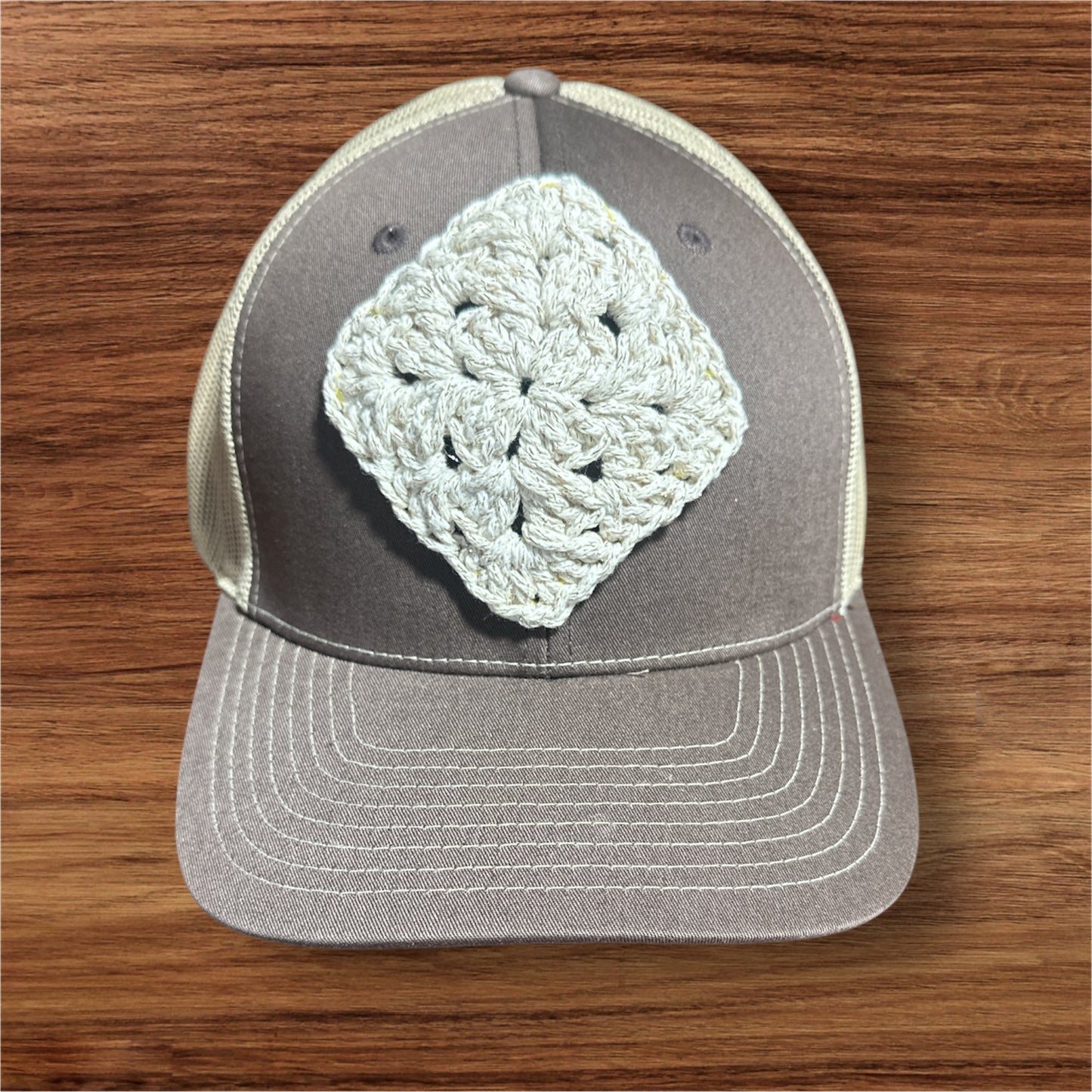 BROWN TRUCKER CAP GRANNY SQUARE CAP