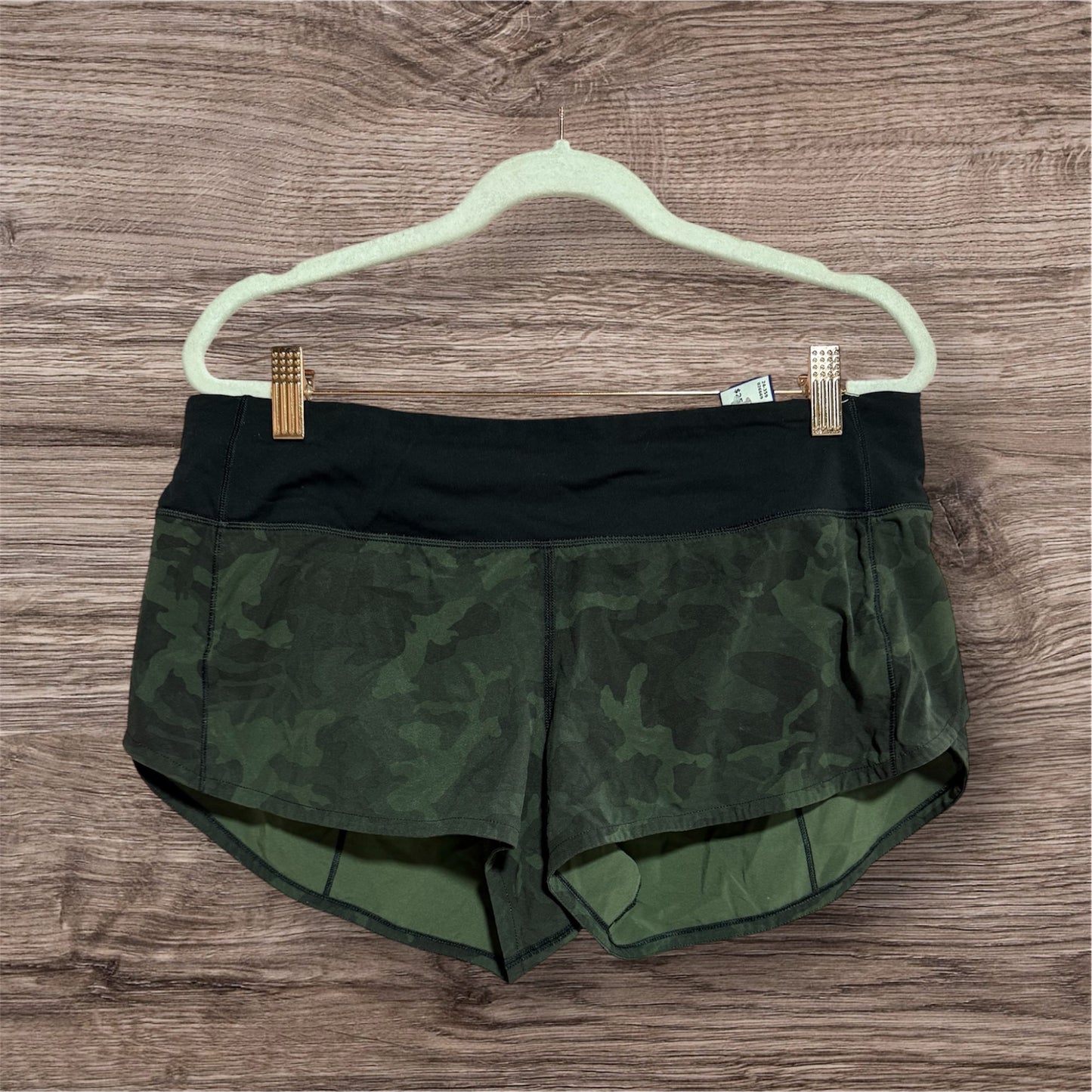 CAMO LULULEMON SHORTS, 8
