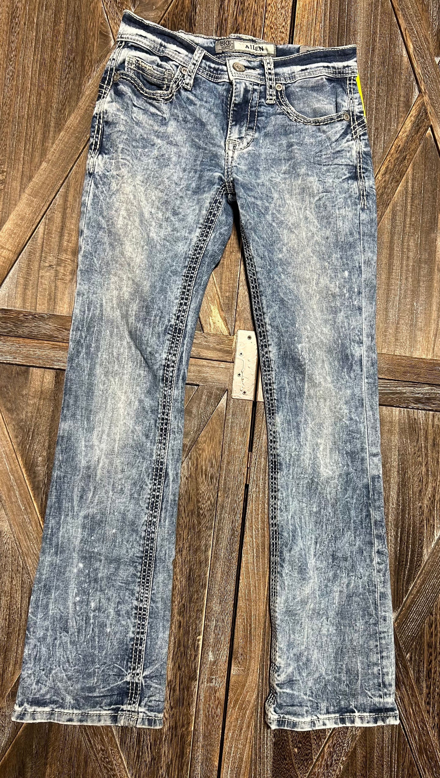 BUCKLE JEANS,