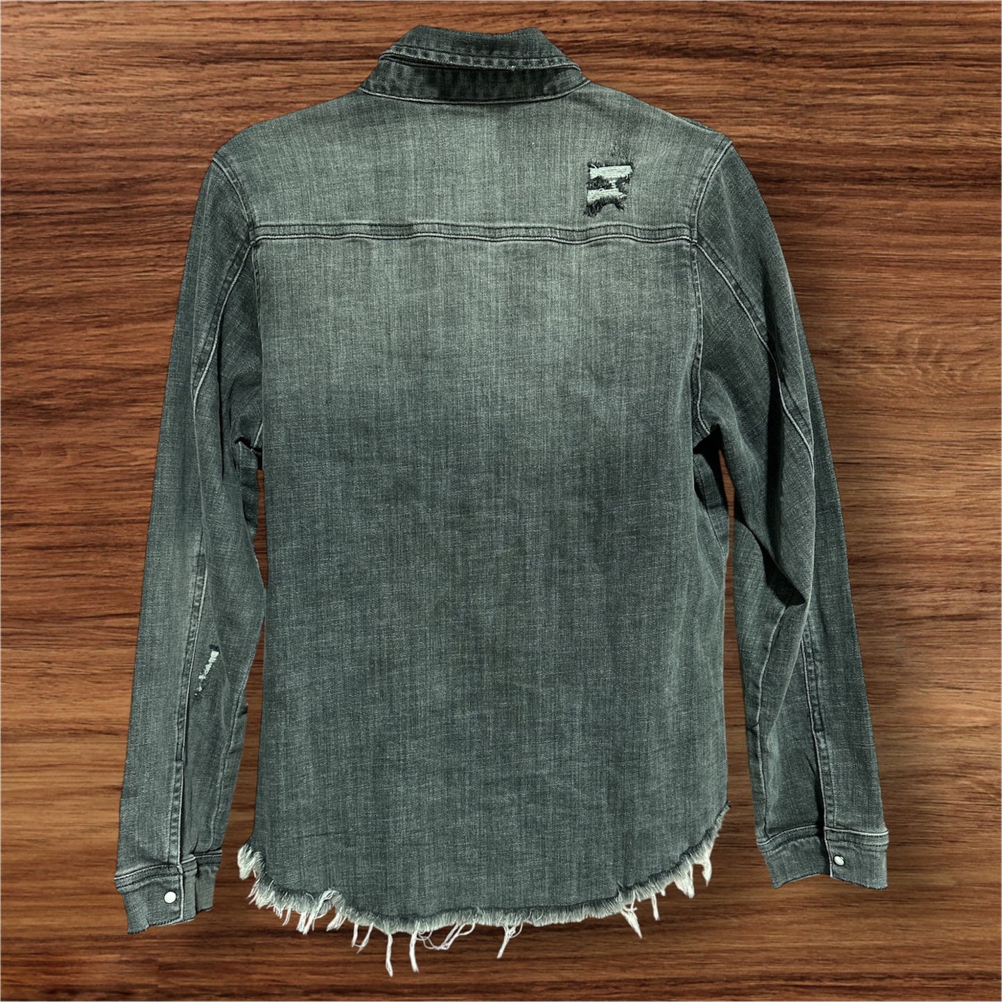 GRAY RISEN DISTRESSED SHACKET, SMALL