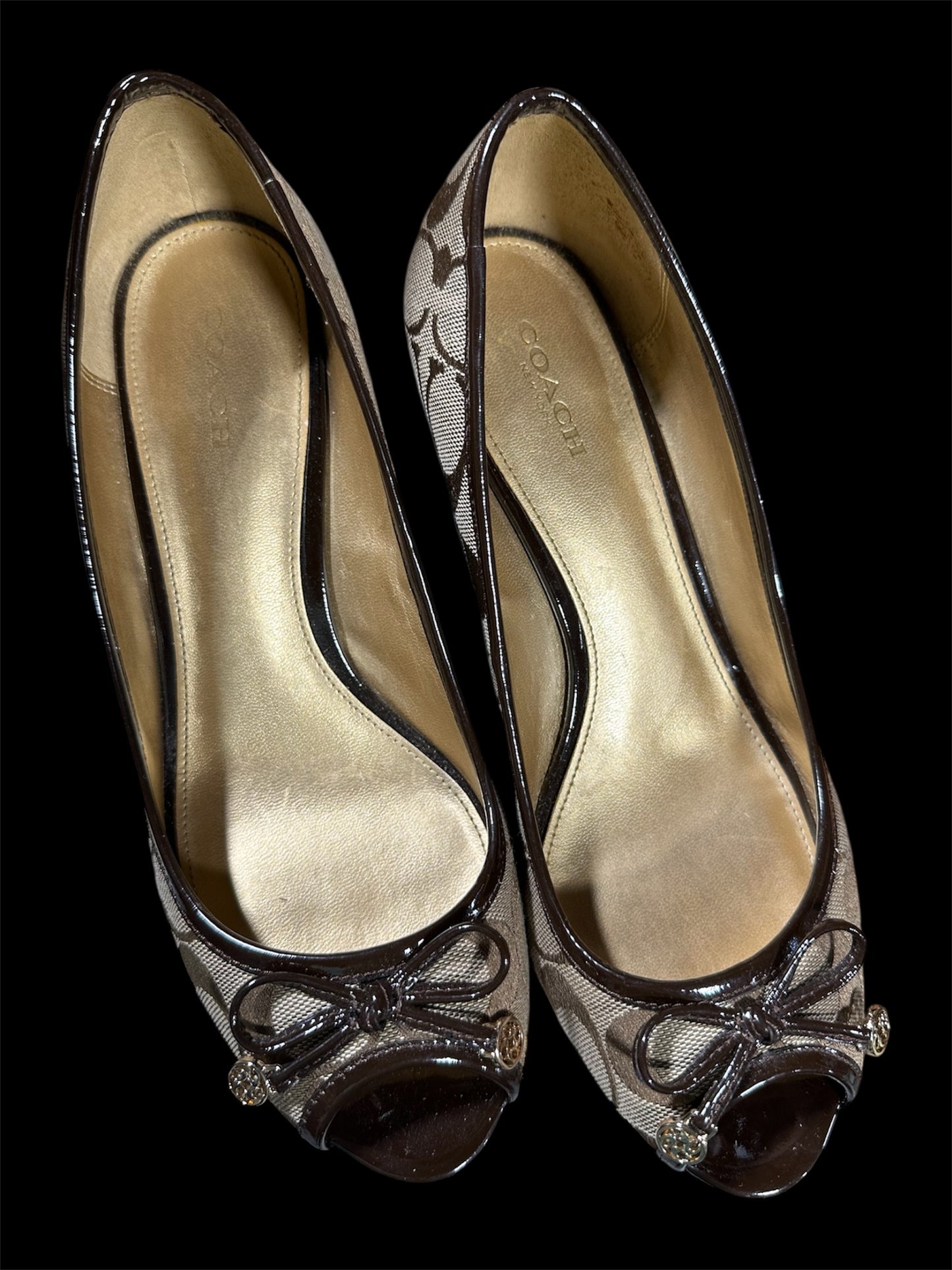 KHAKI/ CHESTNUT COACH PAULA WEDGES, 8