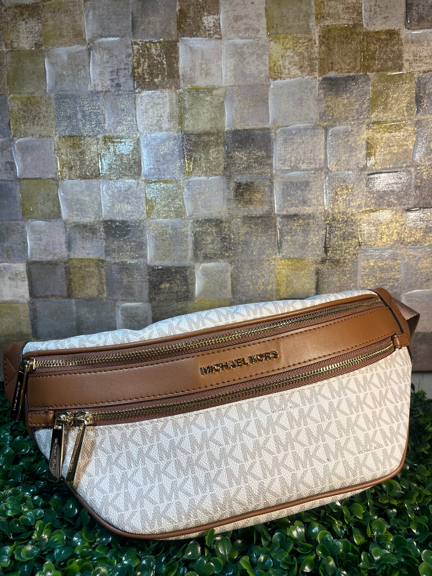 BROWN/ GOLD MICHAEL KORS BELT BAG, NEW
